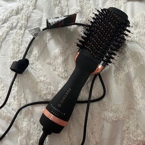 FoxyBae Blowout Brush